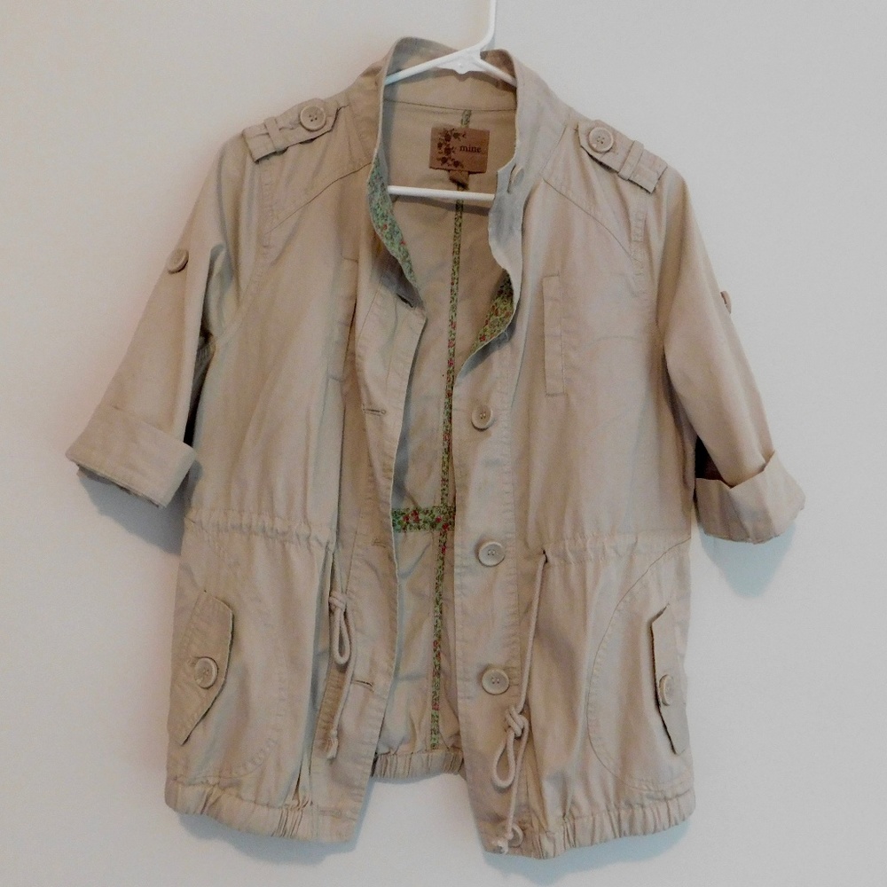 Lightweight 3/4 Length Sleeve Jacket
